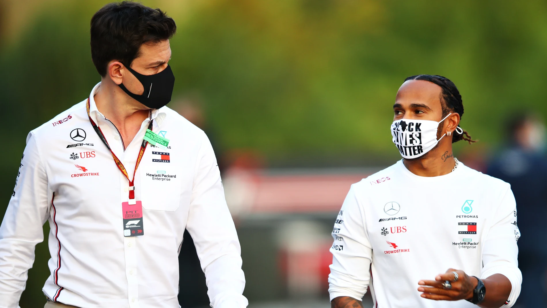 Tenso cruce entre Hamilton y Mercedes - Poleman - Automovilismo de pista